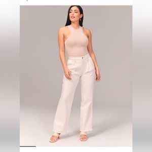 Abercrombie Curve Love High Rise 90s Relaxed Jean - size 28